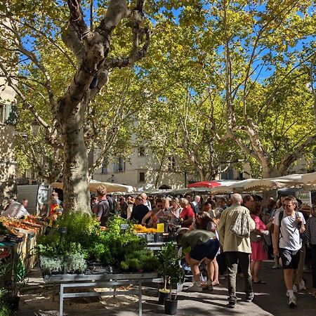 Une chambre à Uzès Esterno foto