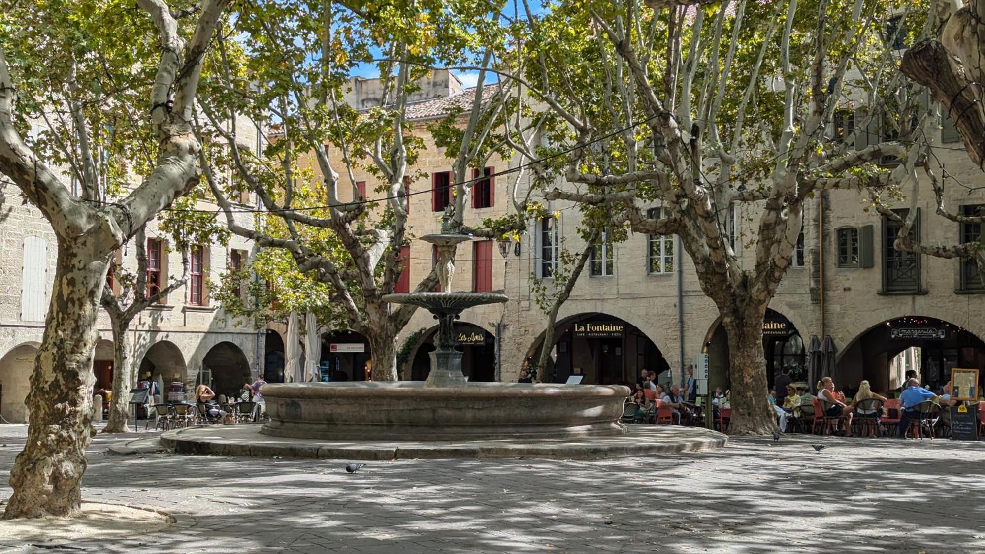 Une chambre à Uzès Esterno foto